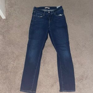 -Levi’s, size 4, dark wash